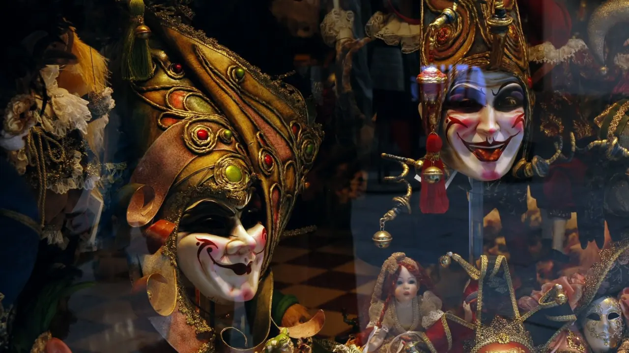 Types of Venetian Masks to Make